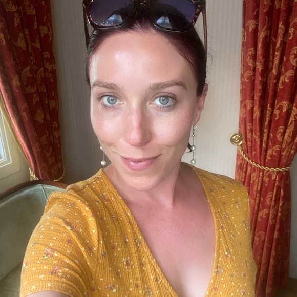 Meet your Posher, Evelyn - Picture 1 of 1